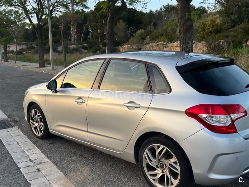 Usado Citroën C4 120 CV (88 kW) 2013 Gris / plata Berlina