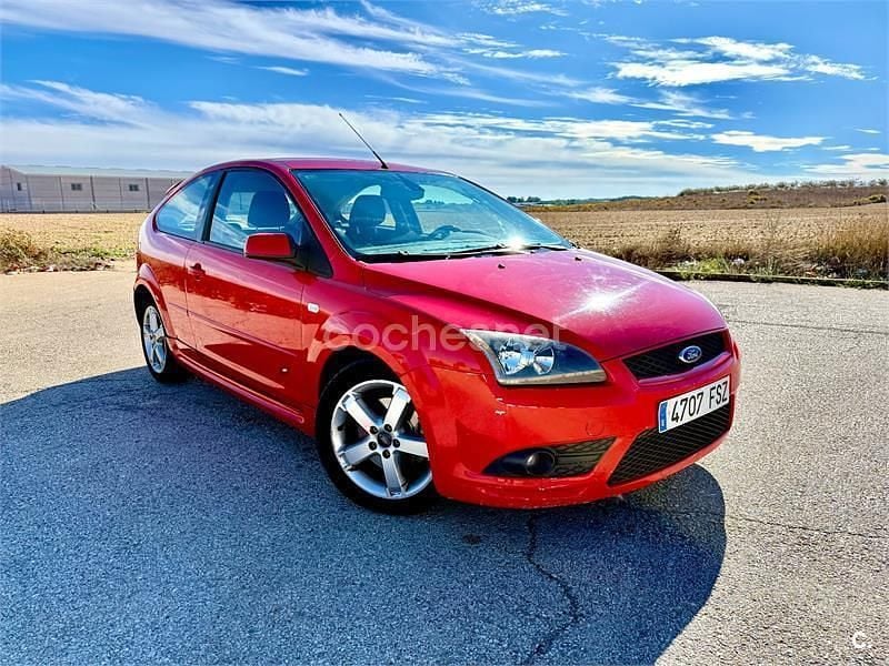 Usado Ford Focus Sport 115 CV (84 kW) 2007 Rojo Berlina