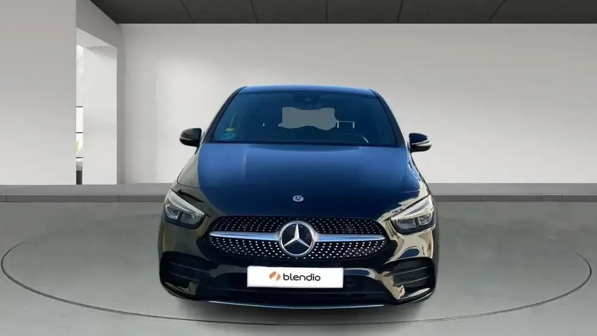 Usado Mercedes B200 150 CV (110 kW) 2020 Negro Utilitario