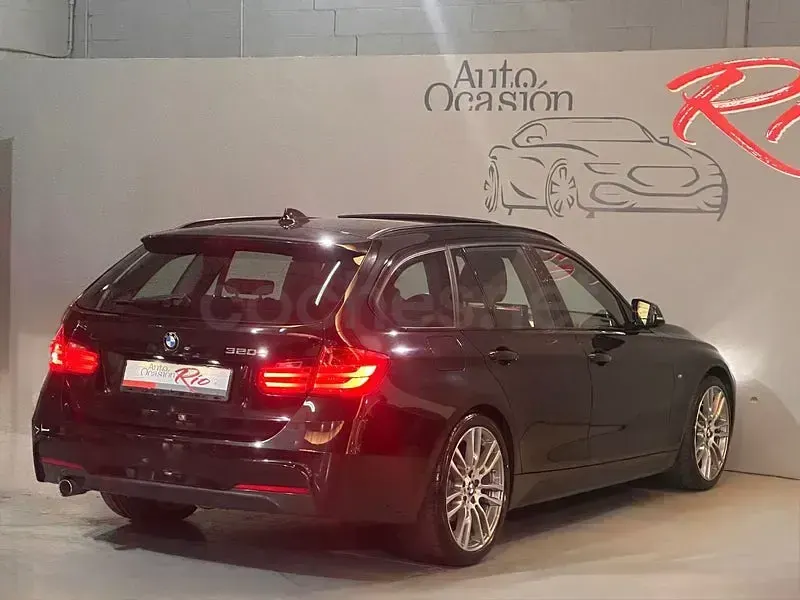 Begagnad BMW 320 184 HK (135 kW) 2015 Svart Kombi