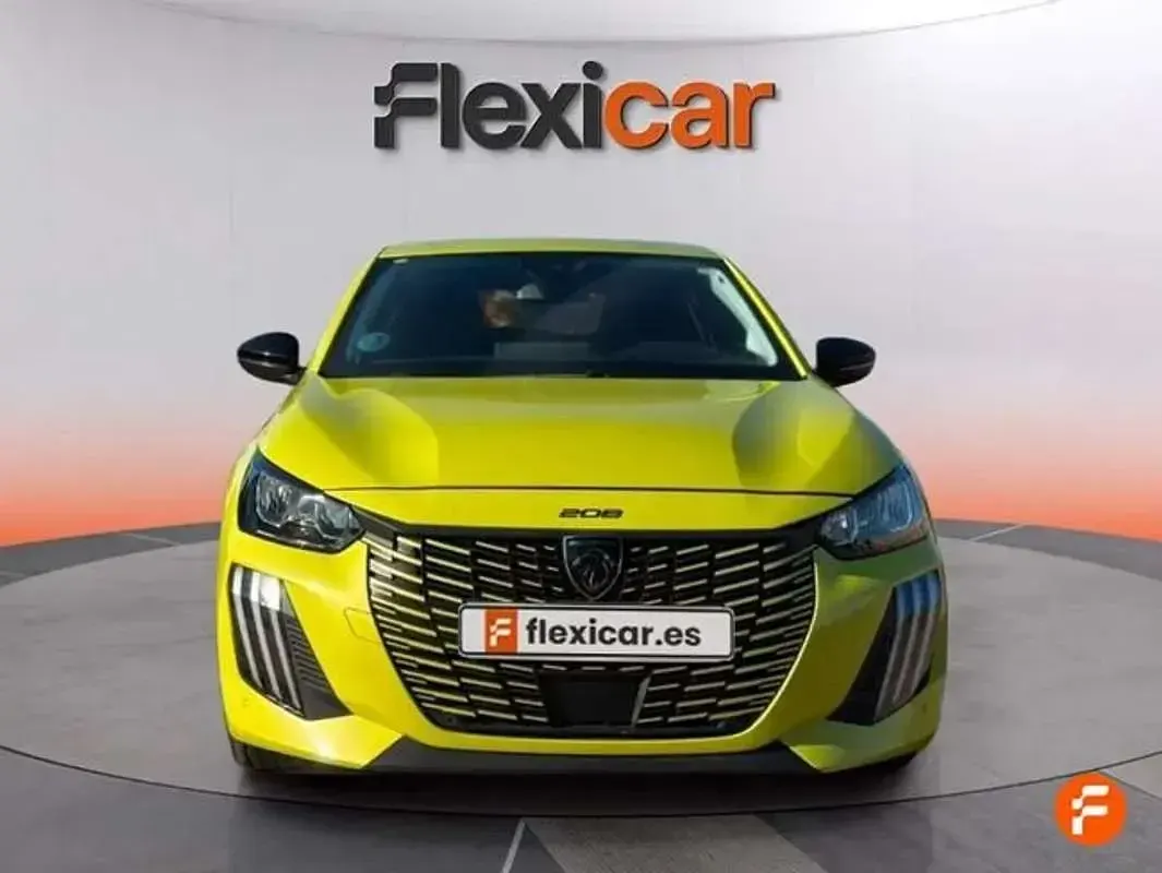 Usado Peugeot 208 Allure 101 CV (74 kW) 2025 Amarillo Utilitario