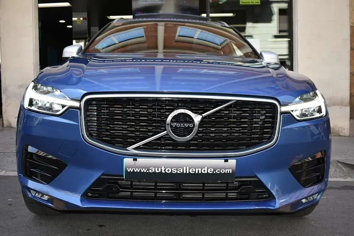Usado Volvo XC60 R-Design 190 CV (139 kW) 2019 Azul SUV