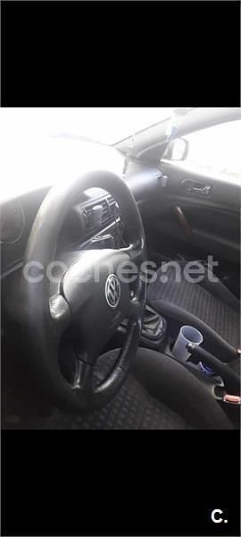 Verde Usado 2003 VW Passat Comfortline Berlina | 1900 € (Precio justo) - Imagen 1/2