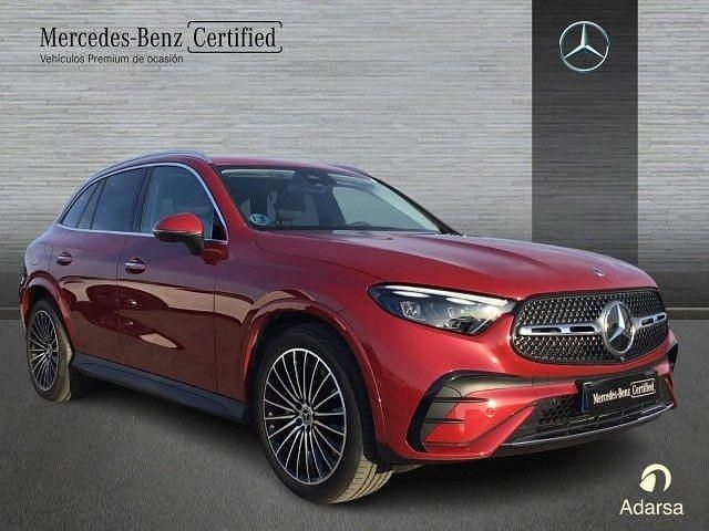 Usado Mercedes GLC200 204 CV (150 kW) 2025 Manufaktur rojo patagonia SUV