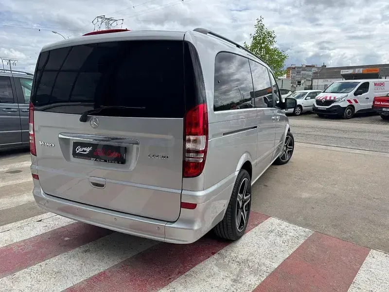 Usado Mercedes Viano Edition 224 CV (164 kW) 2012 Gris / plata Monovolumen
