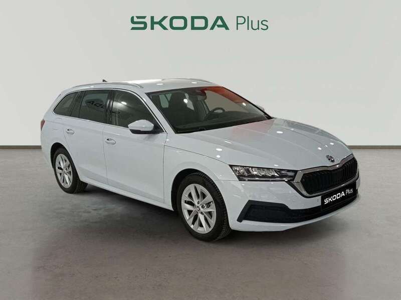 Blanco Usado 2020 Skoda Octavia Ambition Familiar | 18.690 € (Un poco caro) - Imagen 1/4