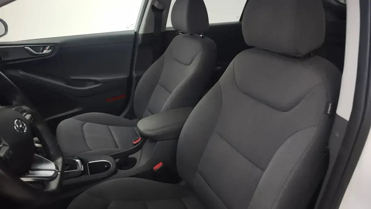 Usado Hyundai Ioniq Style 141 CV (103 kW) 2020 Blanco Utilitario