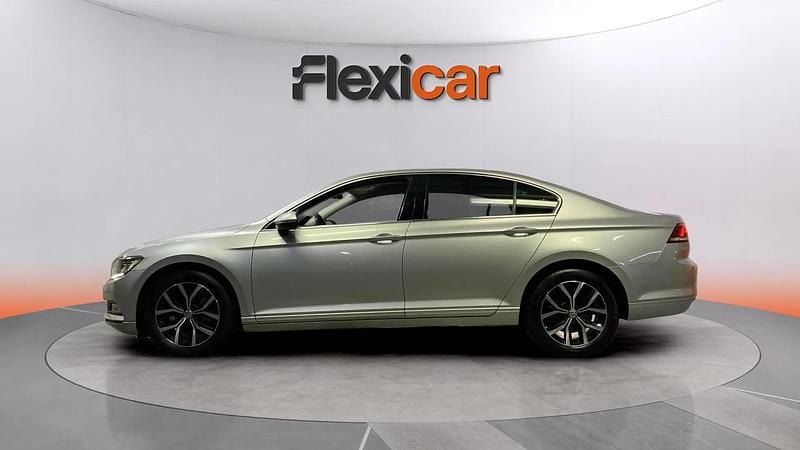 Usado VW Passat Advance 150 CV (110 kW) 2019 Gris Familiar