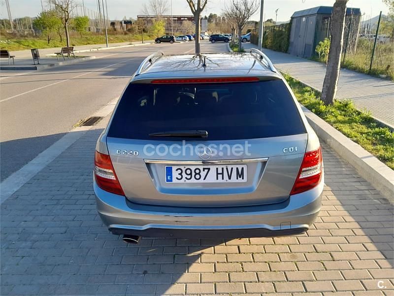 Usado Mercedes C220 AMG line 170 CV (125 kW) 2014 Gris / plata Familiar