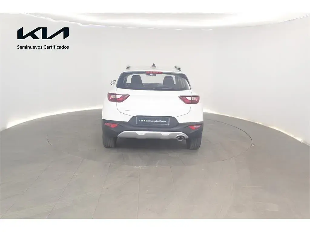 Usado Kia Stonic 101 CV (74 kW) 2025 Blanco SUV