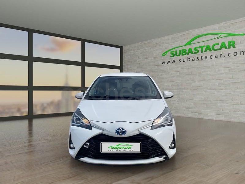 Usado Toyota Yaris Hybrid Active 100 CV (73 kW) 2018 Blanco Berlina