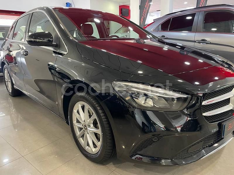 Usado Mercedes B200 136 CV (100 kW) 2019 Negro Utilitario