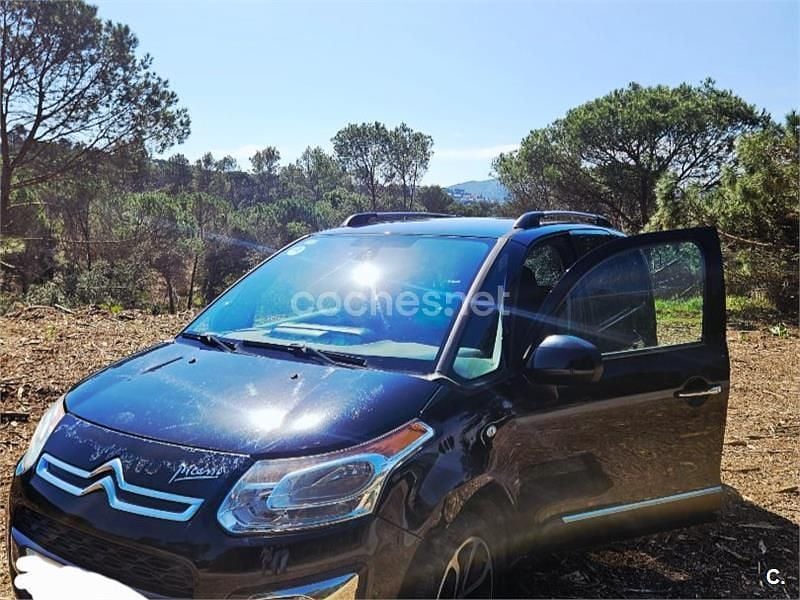 Usado Citroën C3 Picasso Attraction 92 CV (67 kW) 2015 Negro Monovolumen