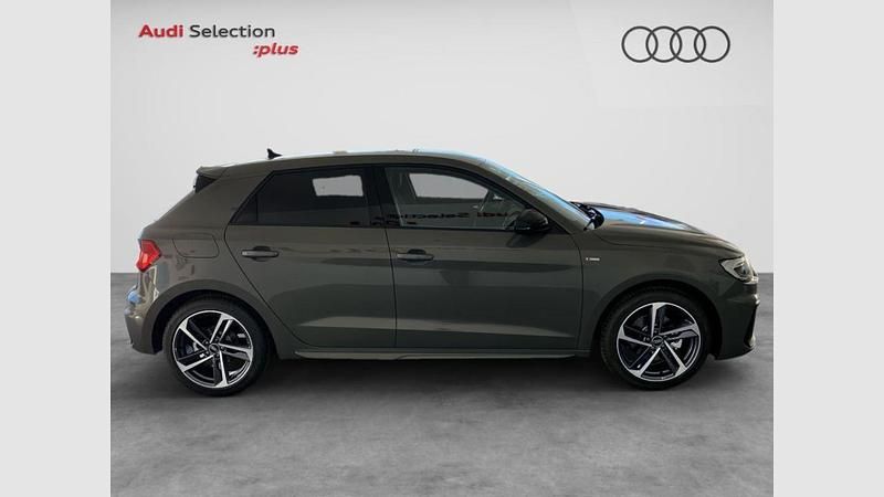 Usado Audi A1 Sportback Black Edition 116 CV (85 kW) 2024 Gris cronos (metalizado)/techo negro mito Utilitario