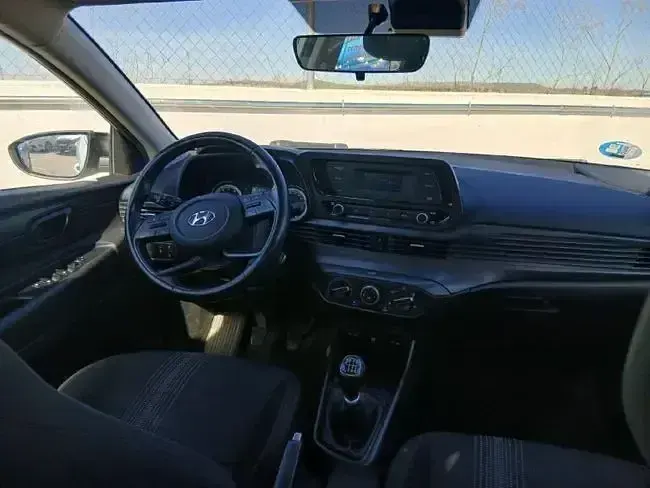 Usado Hyundai i20 101 CV (74 kW) 2021 Blanco Utilitario