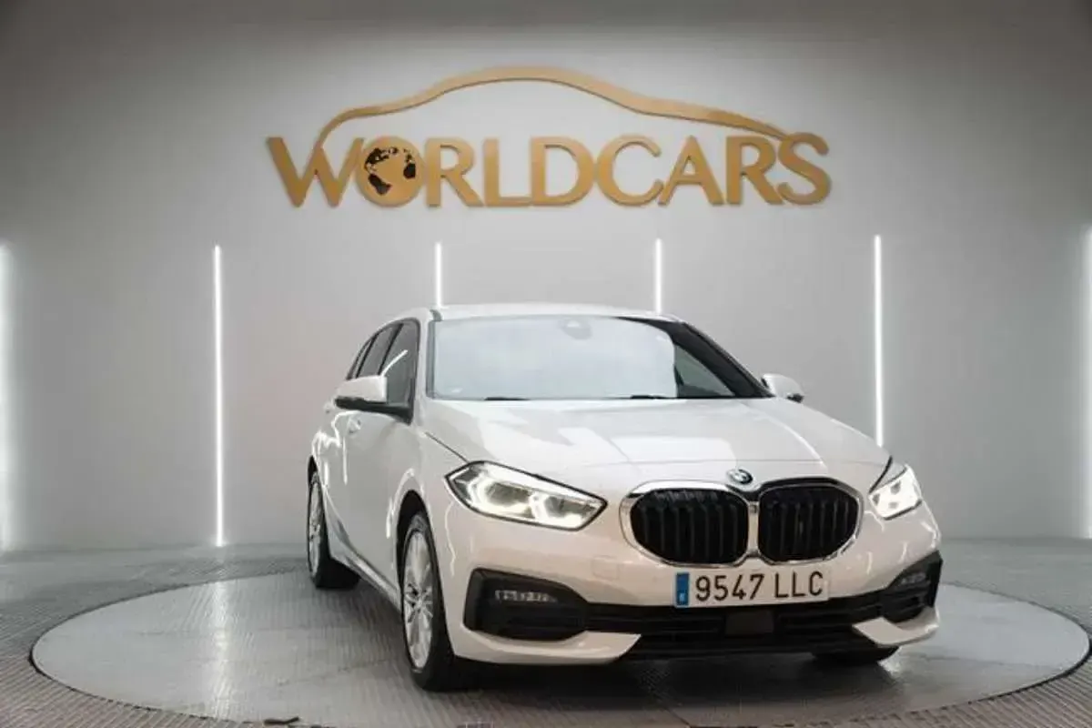 Usado BMW 118 Comfort Edition 136 CV (100 kW) 2020 Blanco Utilitario