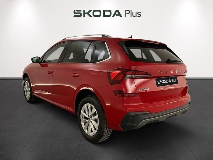 Rojo Usado 2024 Skoda Kamiq Selection SUV | 19.690 € (Precio justo) - Imagen 1/4