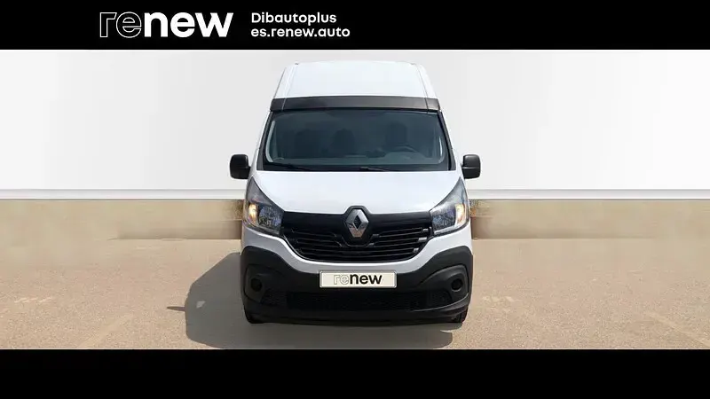 Usado Renault Trafic 125 CV (91 kW) 2017 Blanco Monovolumen