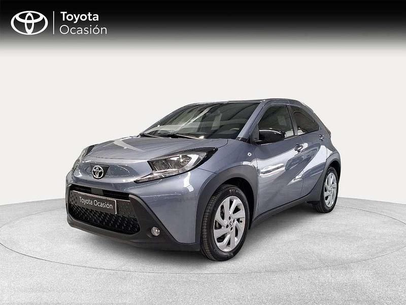 Gris Usado 2024 Toyota Aygo Play Utilitario | 14.900 € (Precio justo) - Imagen 1/4