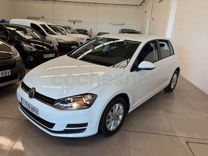 Usado VW Golf VII Advance 105 CV (77 kW) 2013 Blanco Berlina