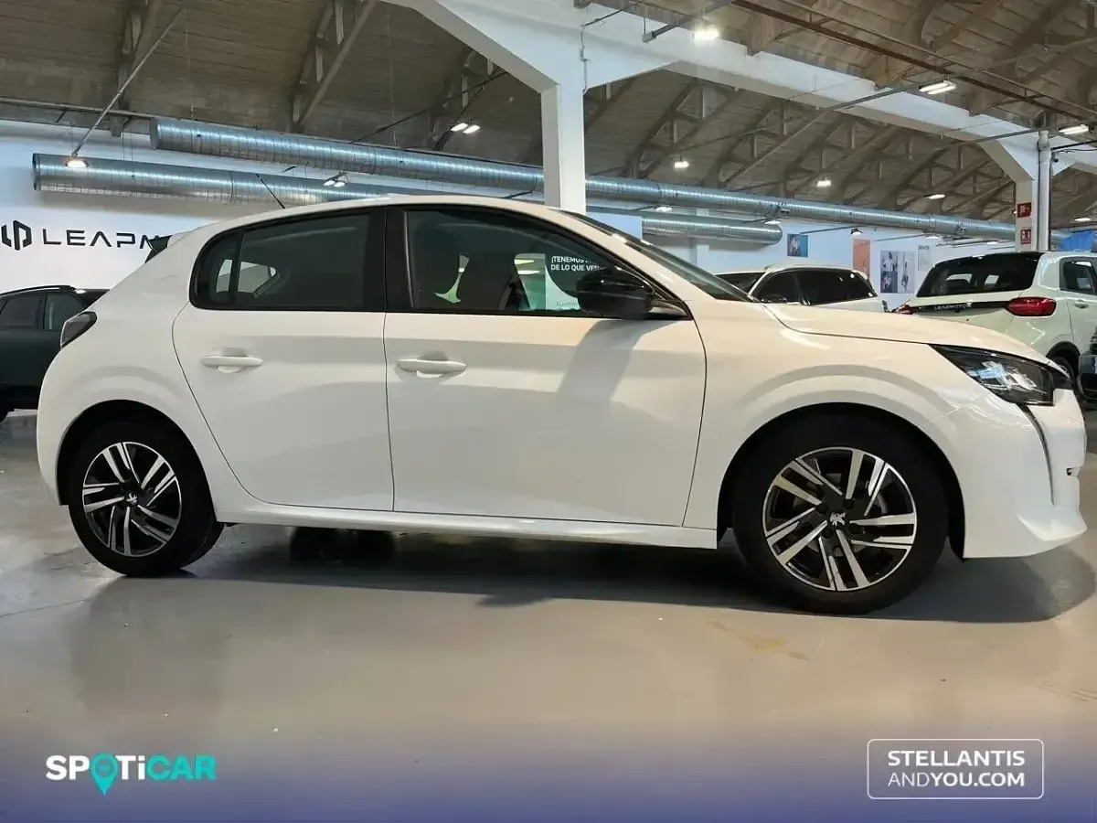 Usado Peugeot 208 Active 75 CV (55 kW) 2023 Blanco Utilitario