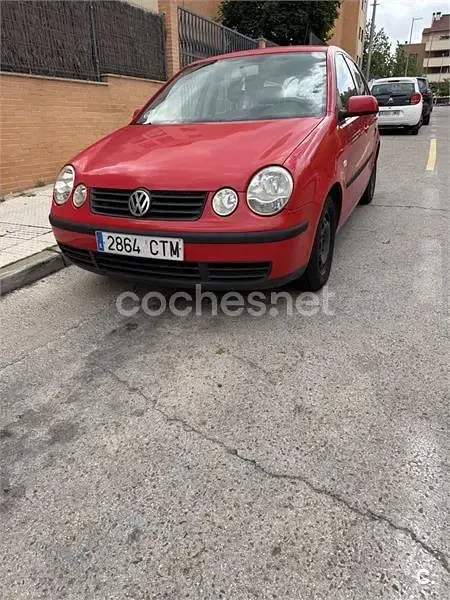 Käytetty VW Polo Trendline 75 HP (55 kW) 2004 Punainen Viistoperä