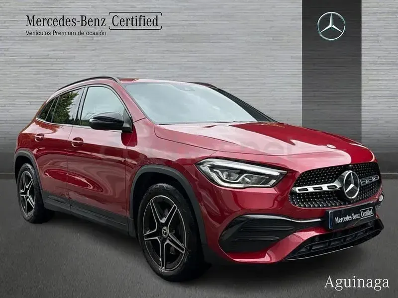 Usado Mercedes GLA200 163 CV (119 kW) 2022 Rojo SUV