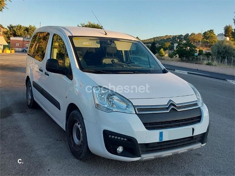 Usado Citroën Berlingo Feel 100 CV (73 kW) 2018 Blanco Monovolumen