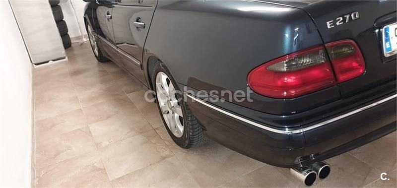 Usado Mercedes E270 Classic 177 CV (130 kW) 2005 Verde Berlina