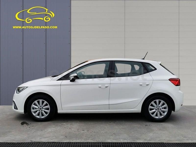 Usado Seat Ibiza Style Plus 110 CV (80 kW) 2022 Blanco Utilitario