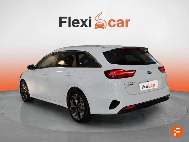 Usado Kia Ceed 120 CV (88 kW) 2021 Blanco Utilitario