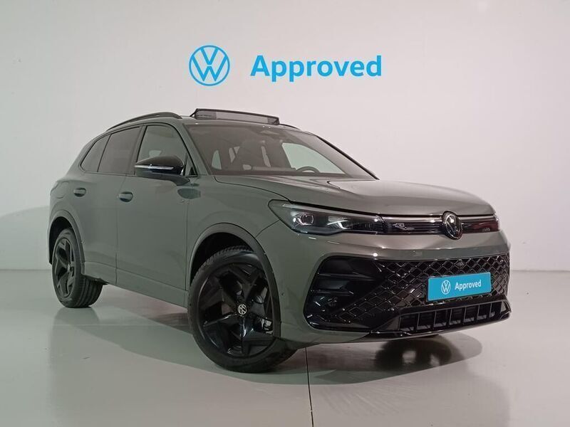 Verde Usado 2024 VW Tiguan R-line SUV | 47.900 € - Imagen 1/4