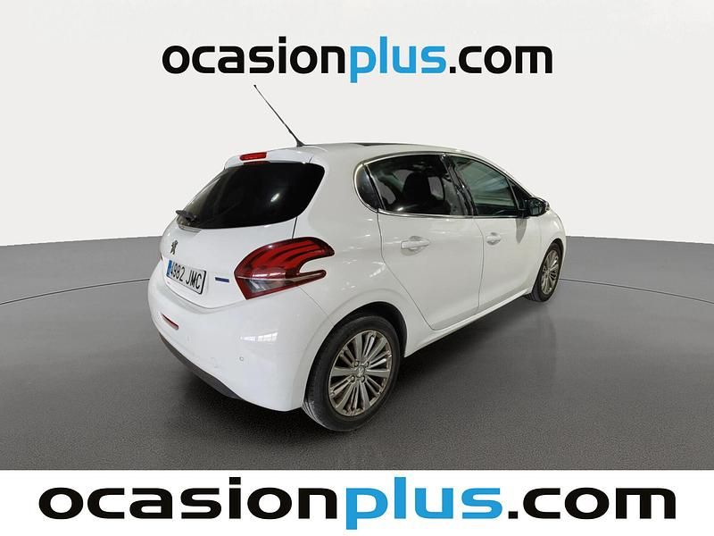 Usado Peugeot 208 Allure 100 CV (73 kW) 2016 Blanco Utilitario