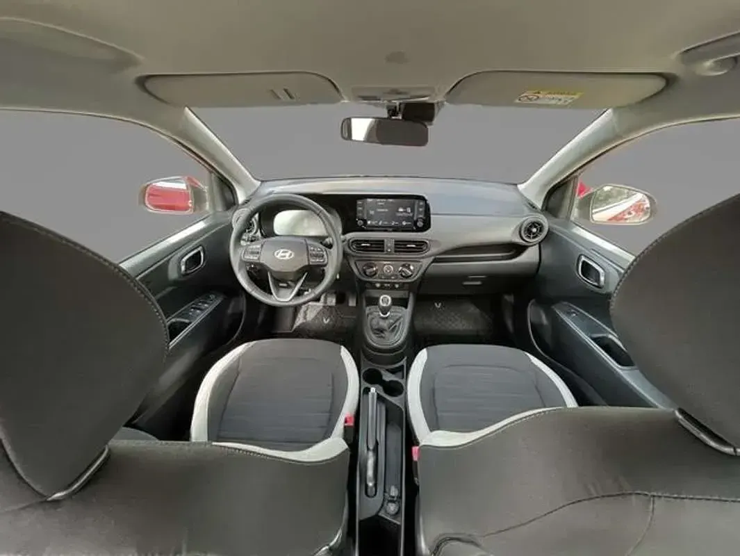 Usado Hyundai i10 84 CV (61 kW) 2023 Rojo Utilitario