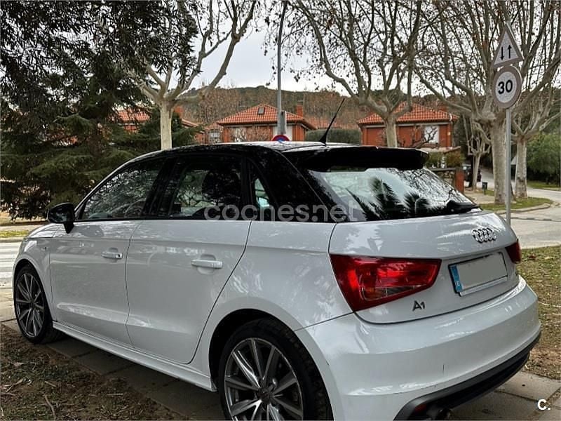 Usado Audi A1 Sportback Attraction 86 CV (63 kW) 2015 Blanco Utilitario