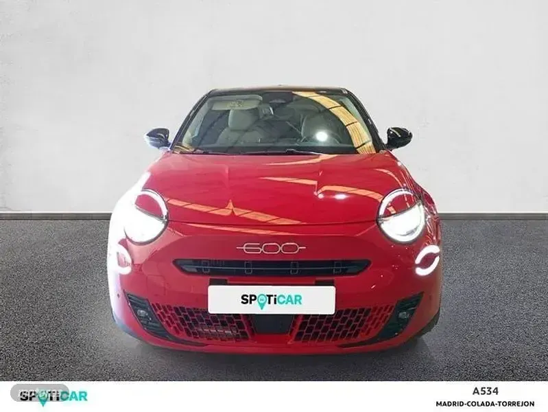 Nuevo Fiat 600 La Prima 110 CV (80 kW) 2026 Rojo SUV