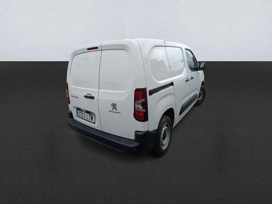 Usado Peugeot Partner Premium 102 CV (75 kW) 2021 Blanco Monovolumen