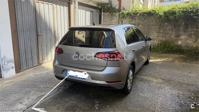 Usado VW Golf VII Advance 115 CV (84 kW) 2019 Gris / plata Berlina