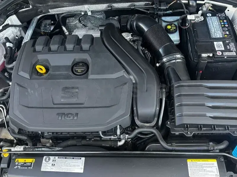 Usado Seat Leon FR 130 CV (95 kW) 2019 Blanco Berlina
