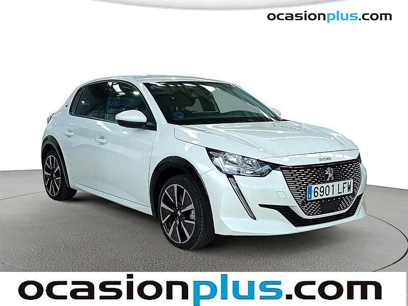 Usado Peugeot e-208 Allure 100 kW (136 CV) 2020 Blanco Utilitario