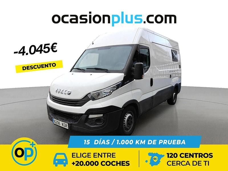 Usado Iveco Daily 156 CV (114 kW) 2018 Blanco Berlina