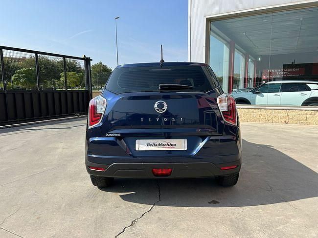 Usado Ssangyong (KGM) Tivoli 128 CV (94 kW) 2020 Negro SUV