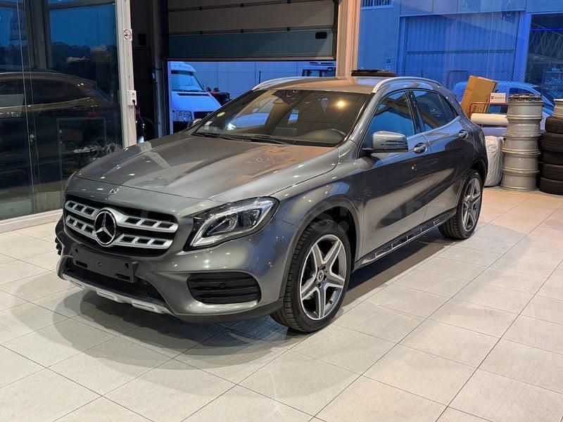 Usado Mercedes GLA220 177 CV (130 kW) 2019 Gris / plata SUV