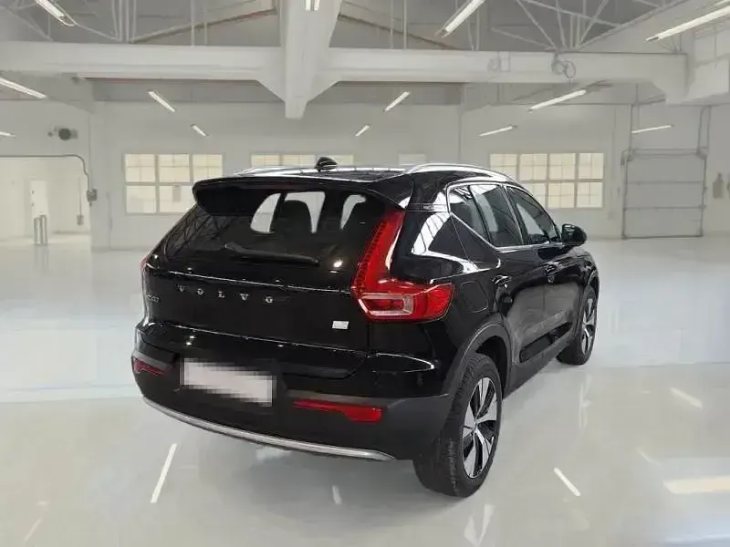 Usado Volvo XC40 Core 211 CV (155 kW) 2022 Negro SUV