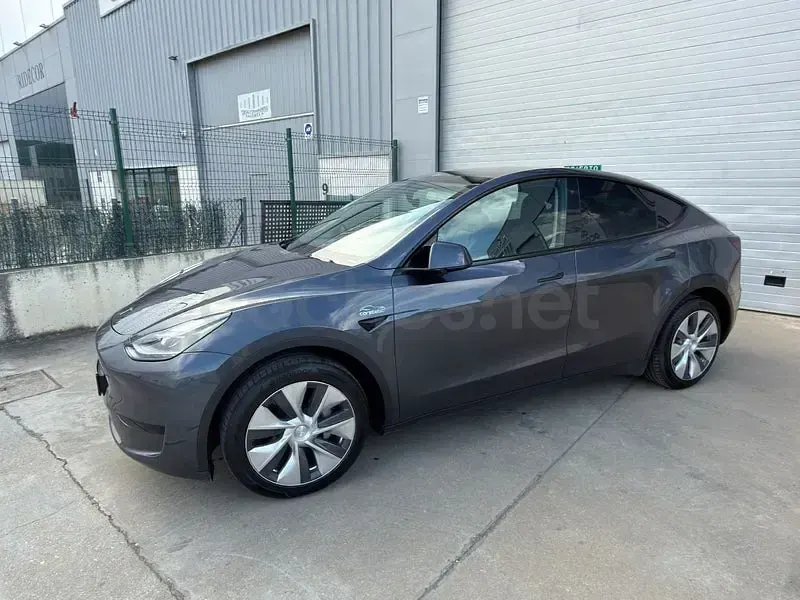 Usado Tesla Model Y RWD 250 kW (340 CV) 2023 Eléctrico SUV