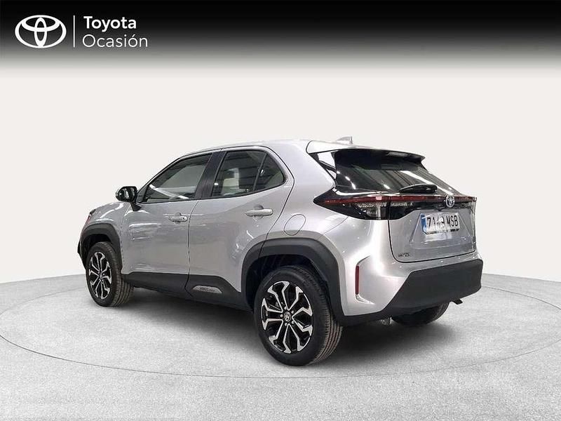 Usado Toyota Yaris Cross Active 116 CV (85 kW) 2024 Plata SUV