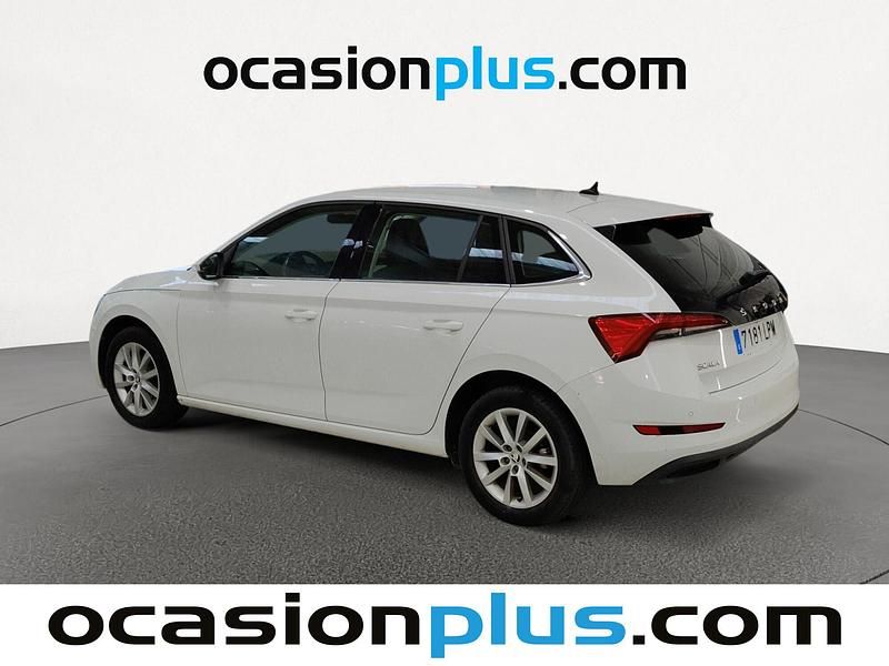 Usado Skoda Scala Ambition 110 CV (80 kW) 2021 Blanco Utilitario