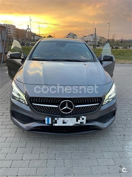 Gris / plata Usado 2018 Mercedes CLA220 Shooting Brake Familiar | 20.500 € (Caro) - Imagen 1/2