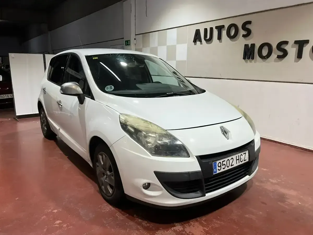 Usado Renault Grand Scénic III Dynamique 110 CV (80 kW) 2011 Monovolumen