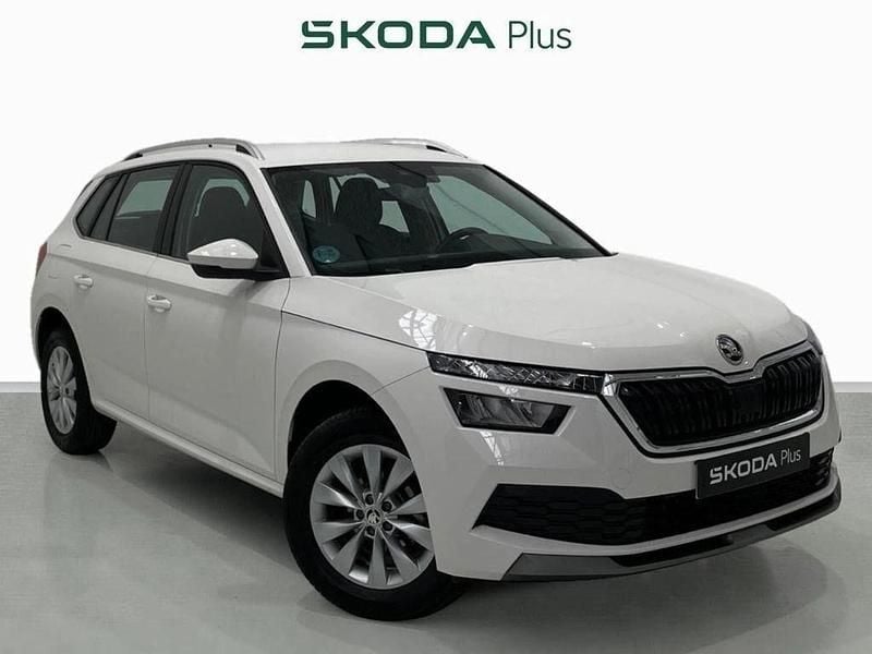 Usado Skoda Kamiq Ambition 110 CV (80 kW) 2022 Blanco SUV